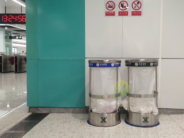 深圳地鐵10號線不銹鋼透明防爆果皮箱